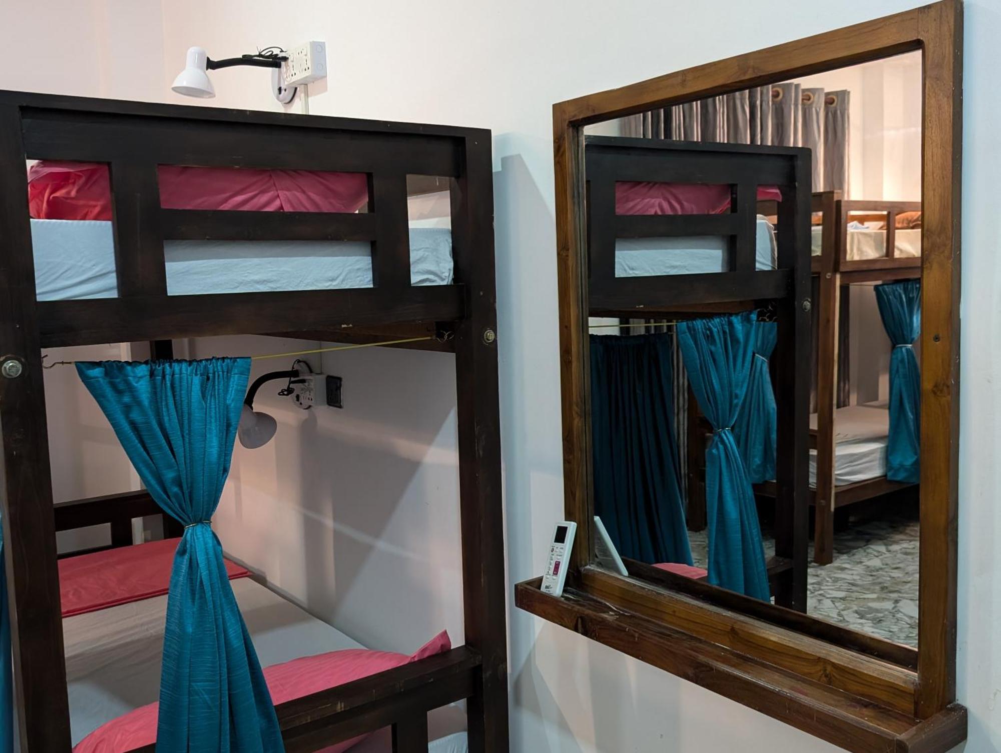 Costels Mirissa Hostel Ruang foto