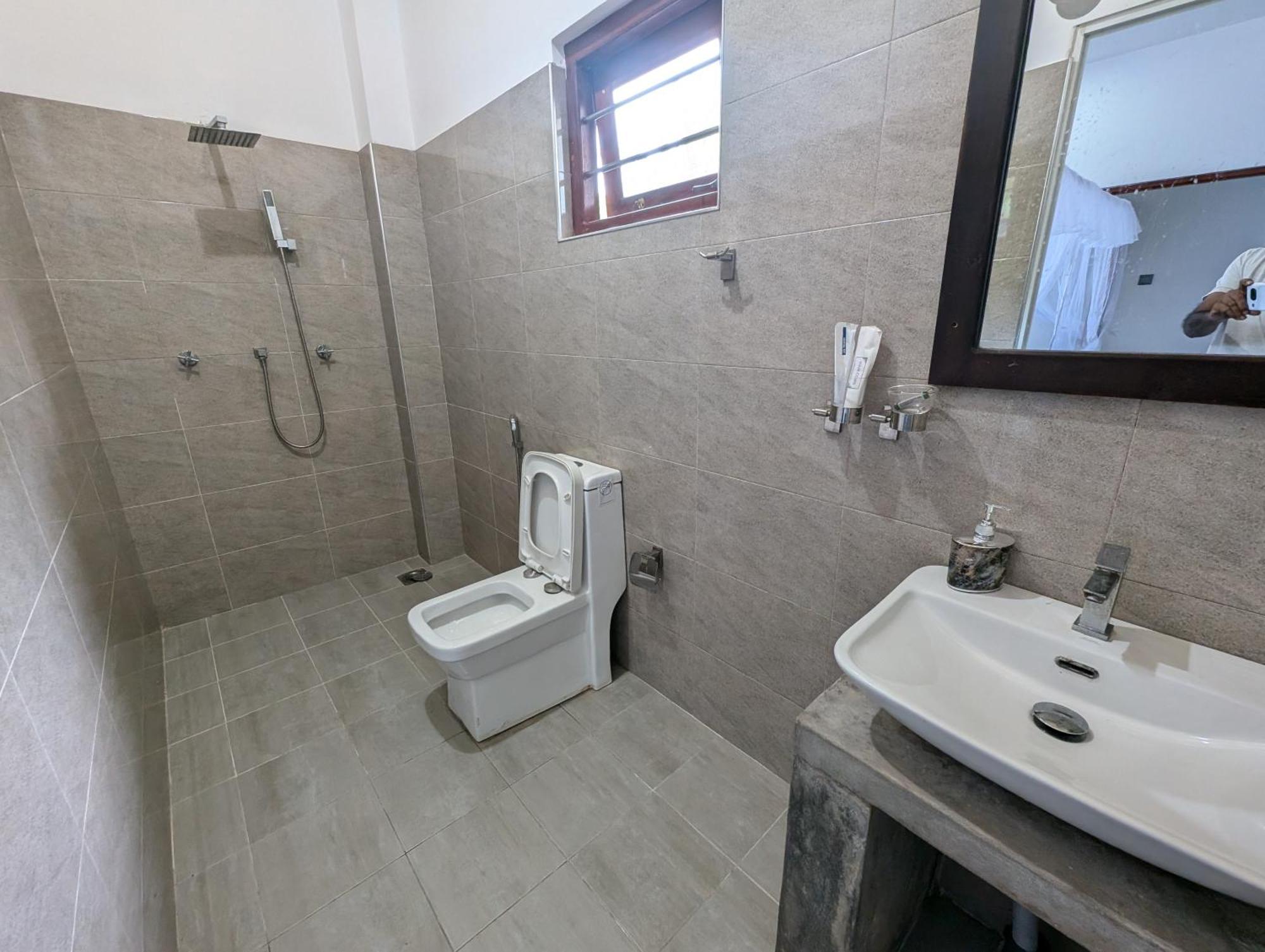 Costels Mirissa Hostel Ruang foto