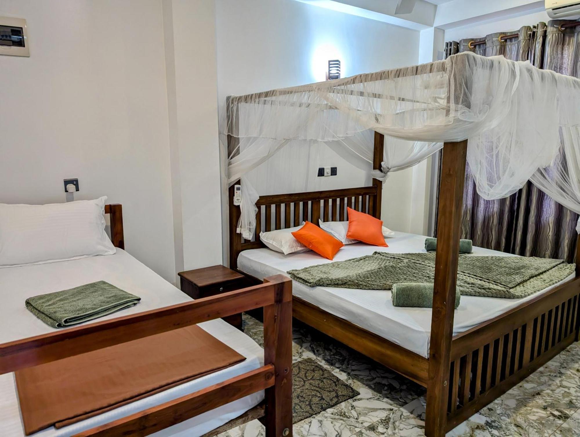 Costels Mirissa Hostel Bagian luar foto